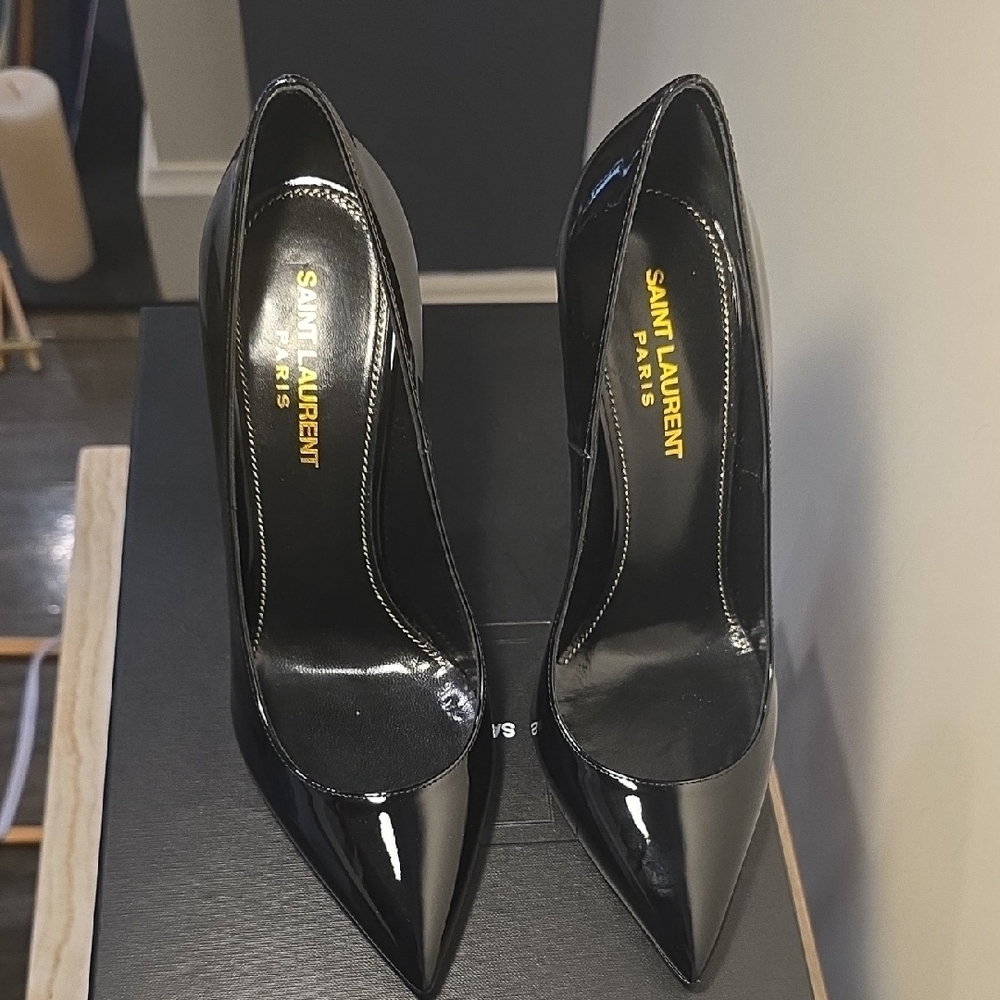 Saint Laurent Glossy Black Heels with Iconic Logo Heel - Picture 3 of 9
